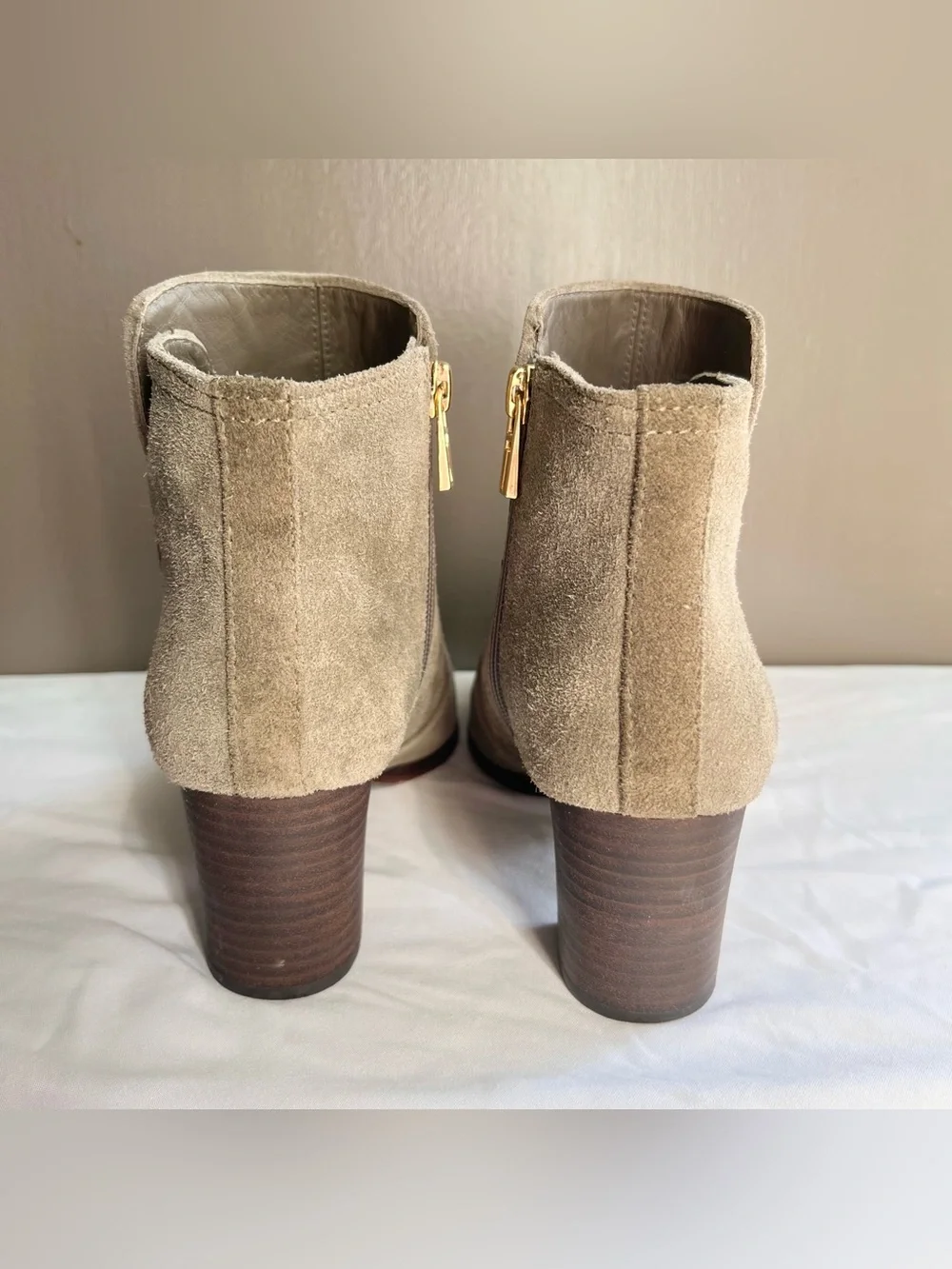 TORY BURCH | PORCINI SUEDE SABE ANKLE BOOTIES IN GRAY SIZE 9 LEATHER ROUND TOE